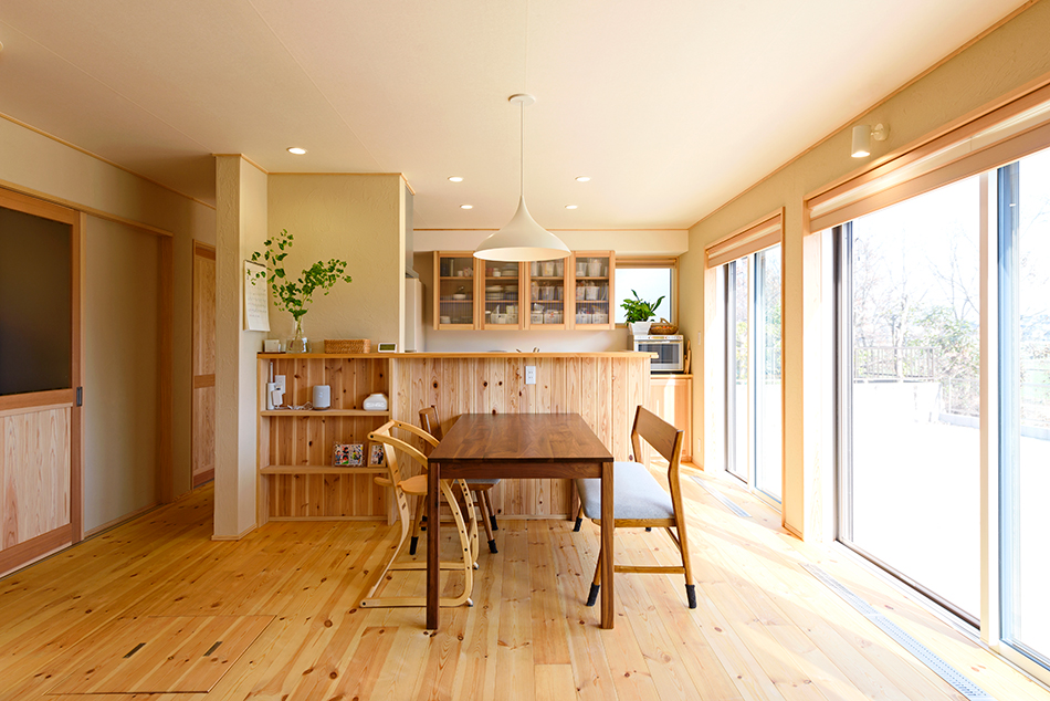 建築実例CASE13-04 木の家|熊本の新築建築事例|2階建|4LDK|リビング|エコワークス|CASE-13|内観06