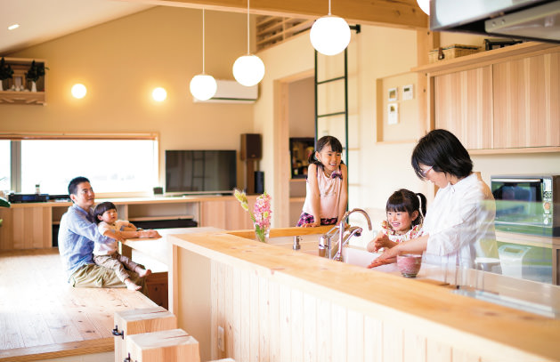 case03-内観01 木の家|福岡の新築建築事例|平屋|3LDK|キッチン|エコワークス|CASE-03|内観01