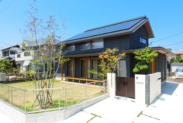 case11-外観 木の家|福岡の新築建築事例|2階建|5LDK|玄関|エコワークス|CASE-11|外観01