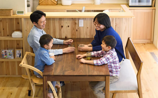 木の家|熊本の新築建築事例|2階建|4LDK|自然のなるべくそばに心とからだに効く命を育む家|エコワークス|CASE-13